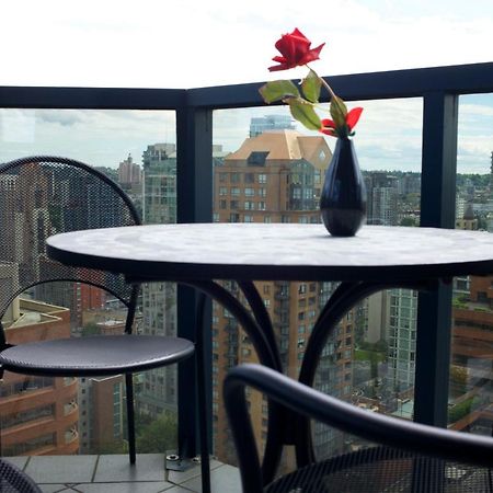 Your Alternative To A Five Star Hotel - Premium Location Vancouver Exterior photo