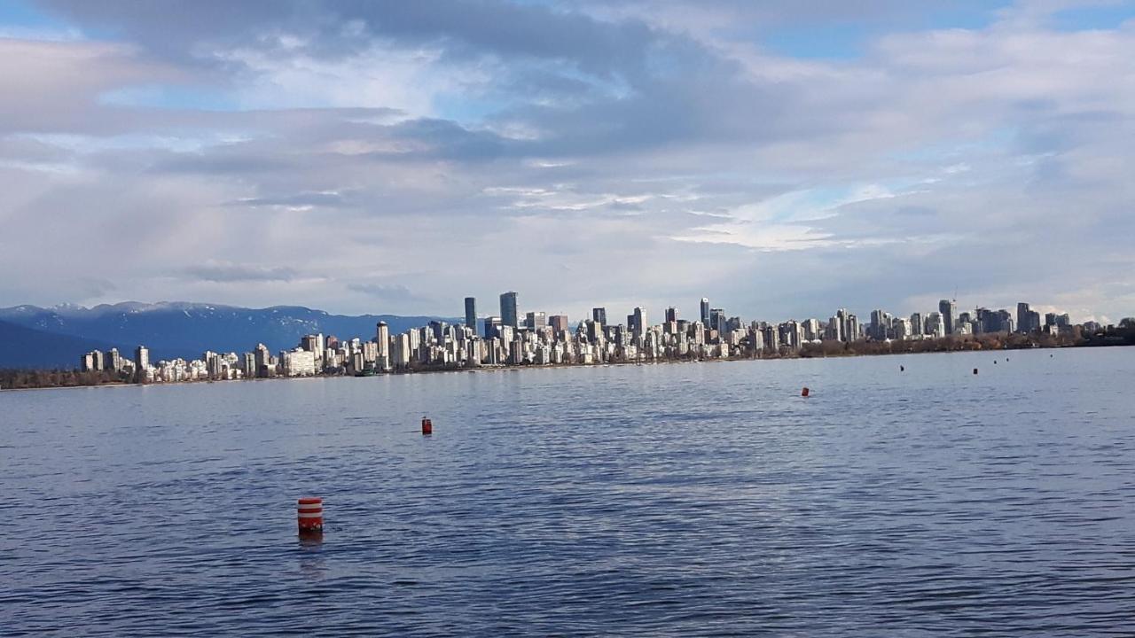 Your Alternative To A Five Star Hotel - Premium Location Vancouver Exterior photo