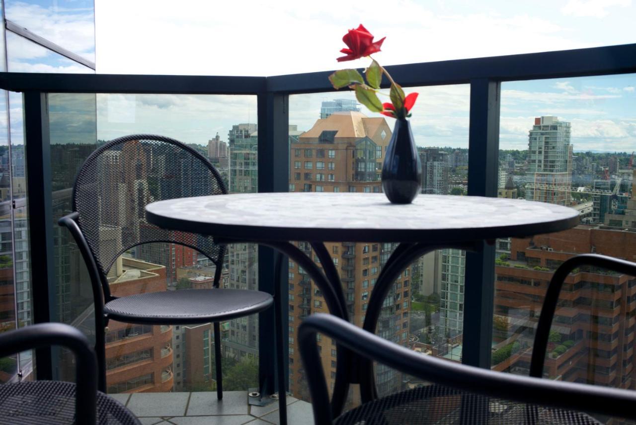 Your Alternative To A Five Star Hotel - Premium Location Vancouver Exterior photo