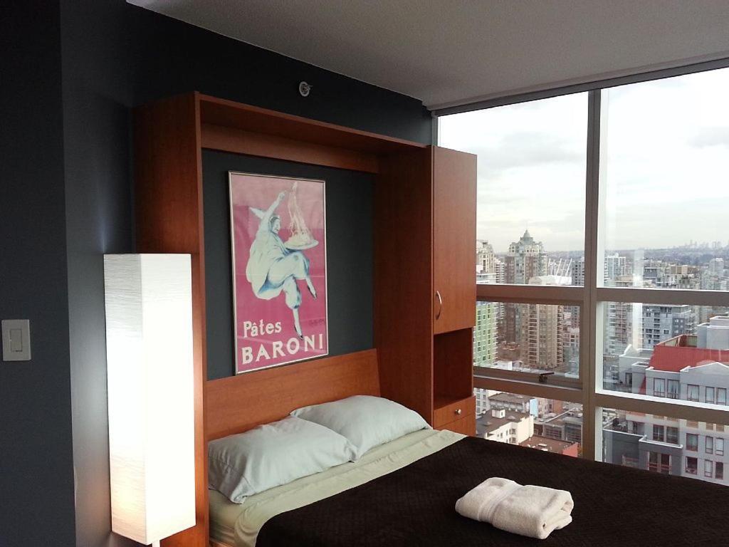 Your Alternative To A Five Star Hotel - Premium Location Vancouver Exterior photo