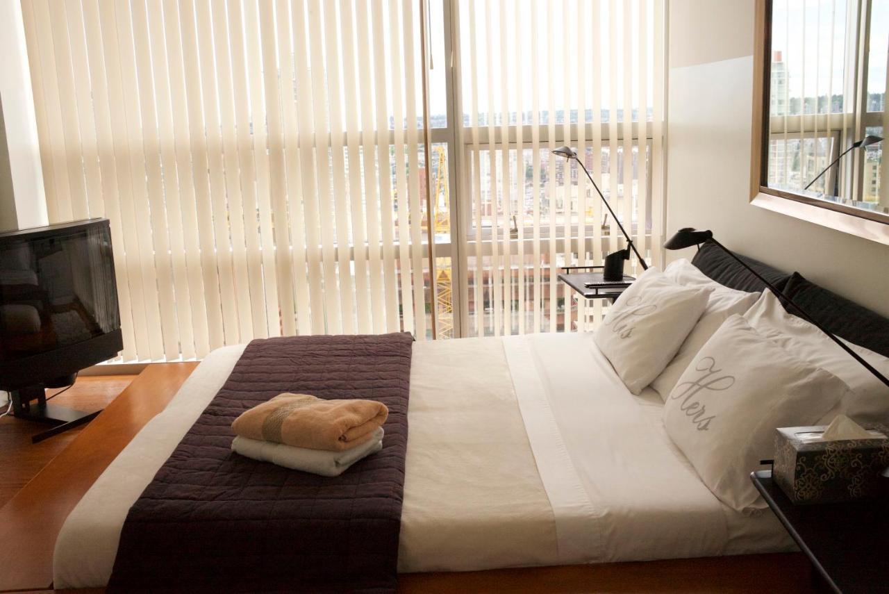 Your Alternative To A Five Star Hotel - Premium Location Vancouver Exterior photo