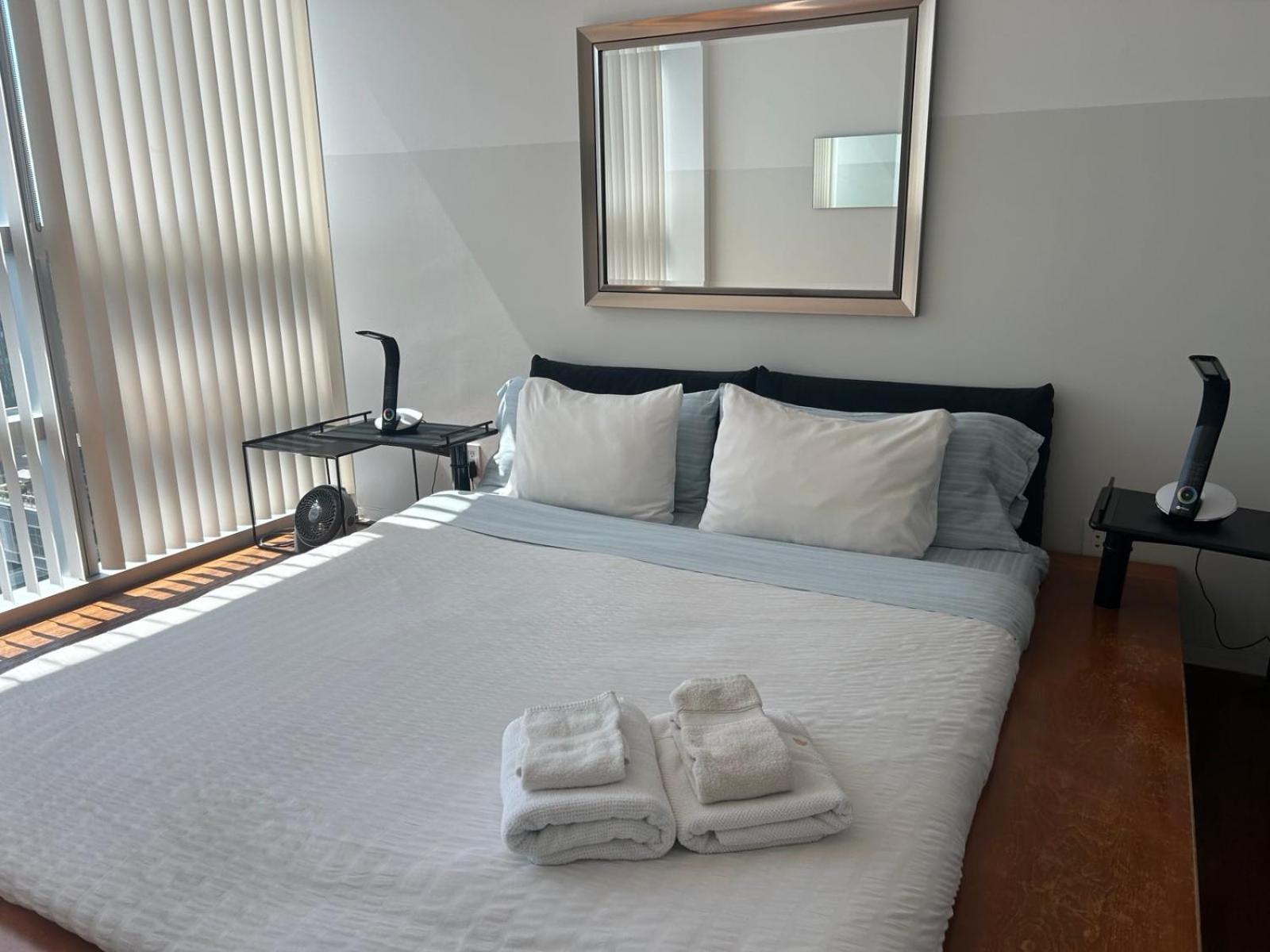 Your Alternative To A Five Star Hotel - Premium Location Vancouver Exterior photo
