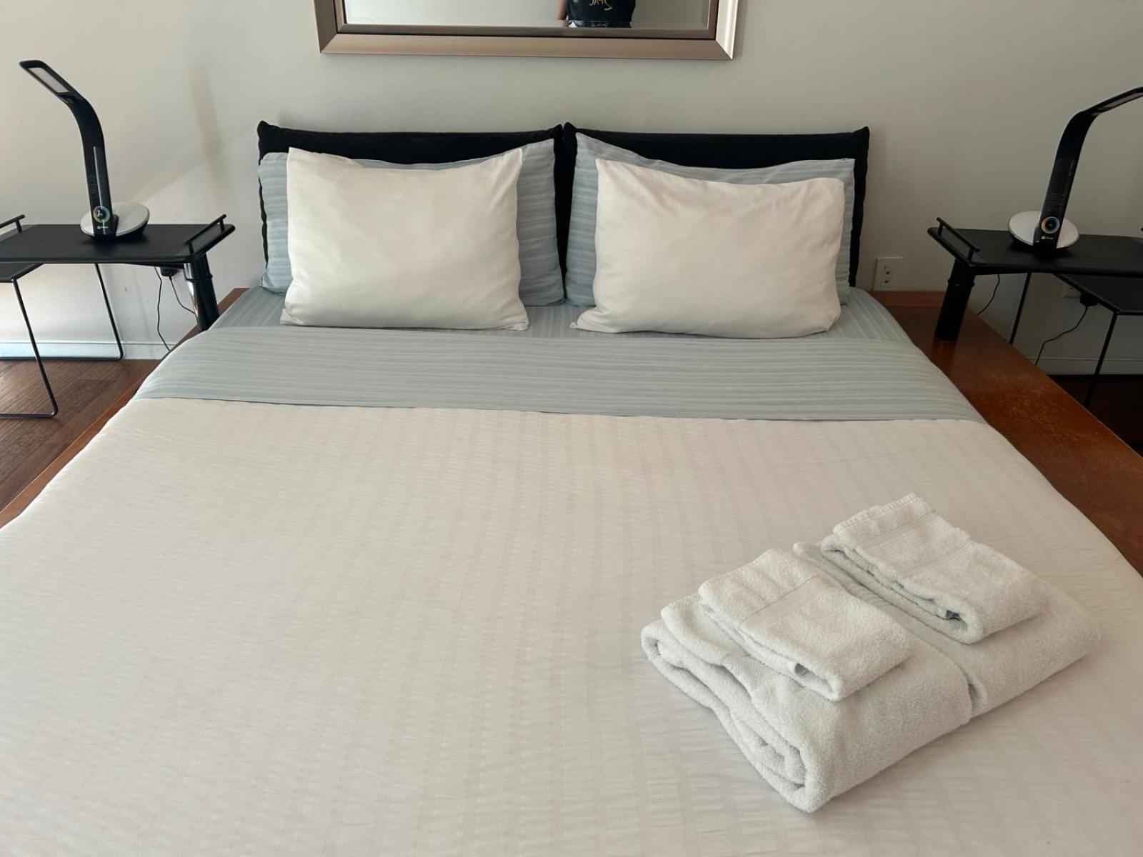 Your Alternative To A Five Star Hotel - Premium Location Vancouver Exterior photo