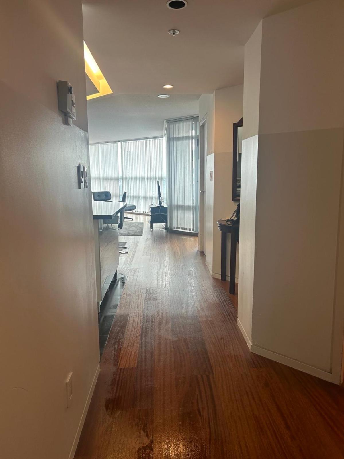Your Alternative To A Five Star Hotel - Premium Location Vancouver Exterior photo